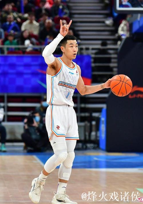 约克38+9浙江大胜宁波 高诗岩11+11山东胜吉林