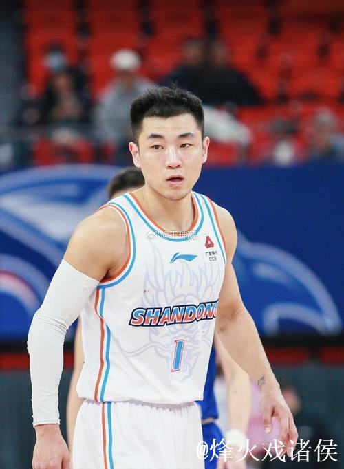 约克38+9浙江大胜宁波 高诗岩11+11山东胜吉林